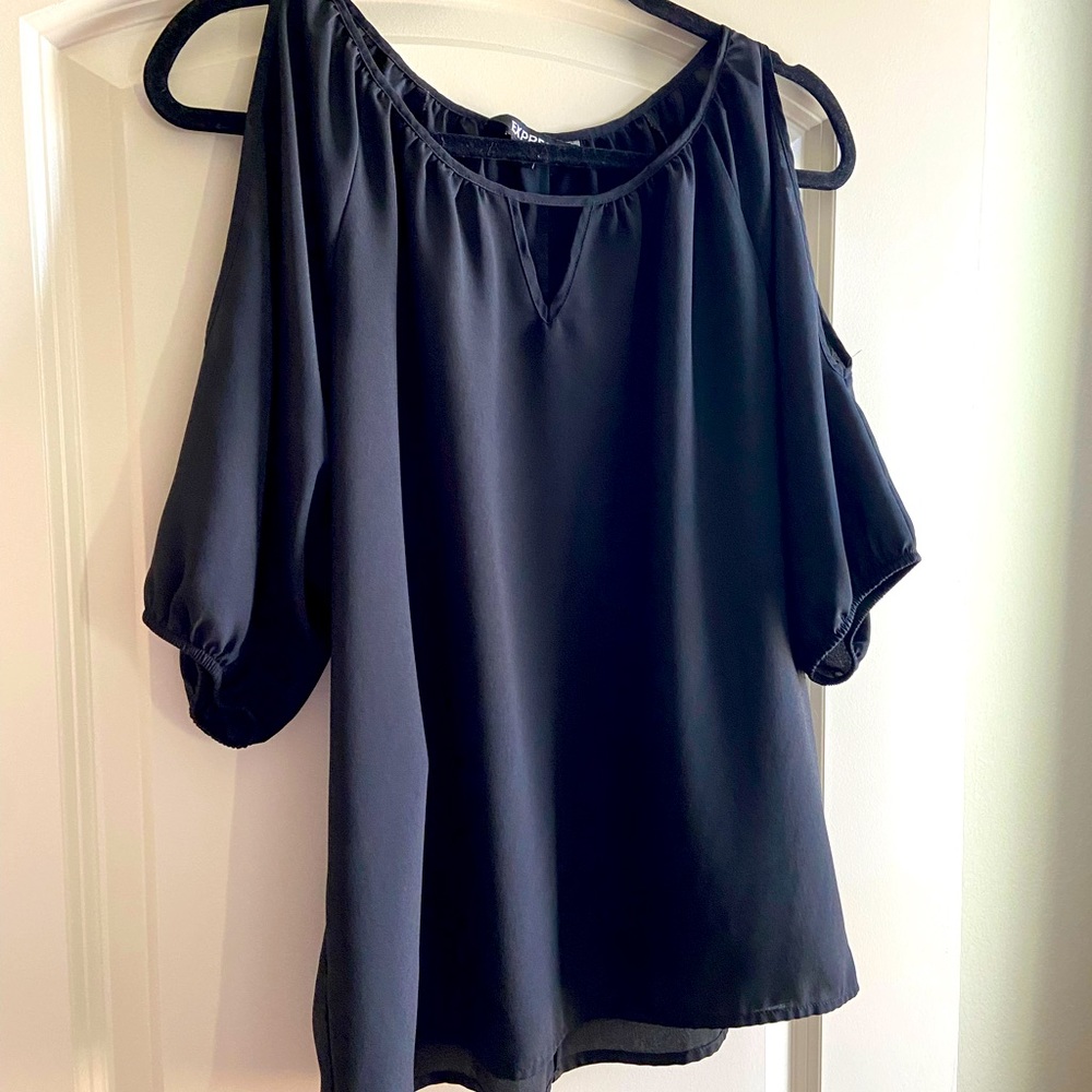 Express cold shoulder blouse size Small